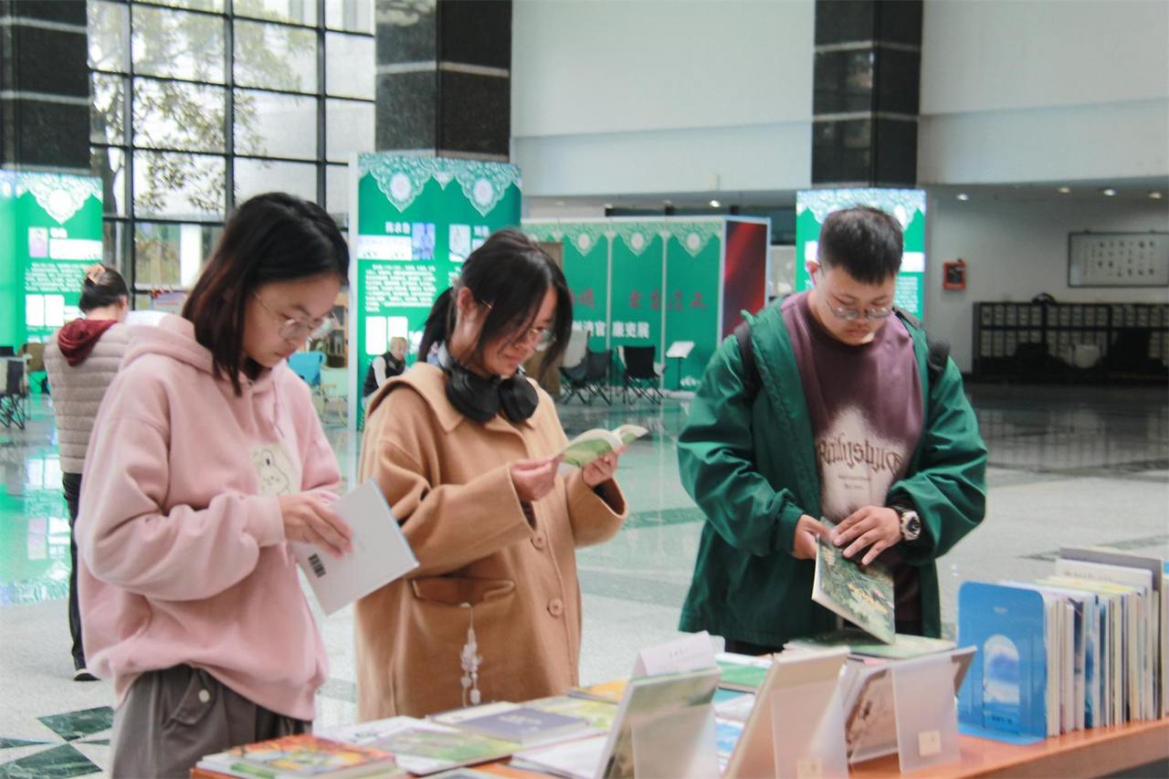 10年1000册，温大学生用笔墨书写青春印记