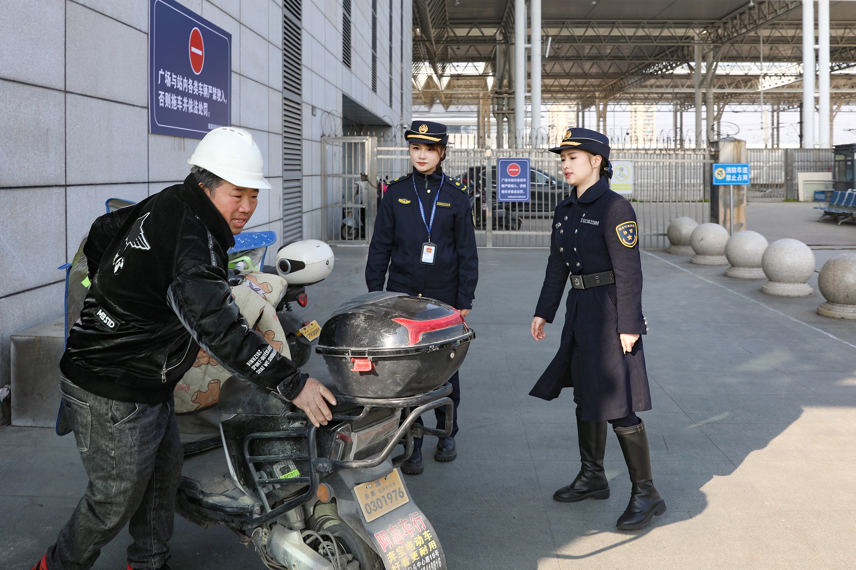 瓯海 “她力量” 出圈！女子巡逻队柔性执法创佳绩